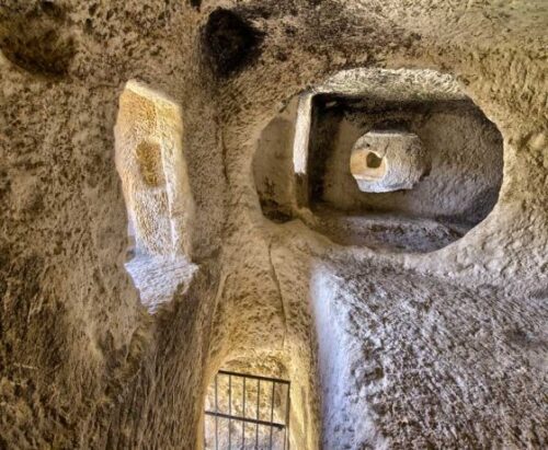 les_covetes_dels_moros_interior
